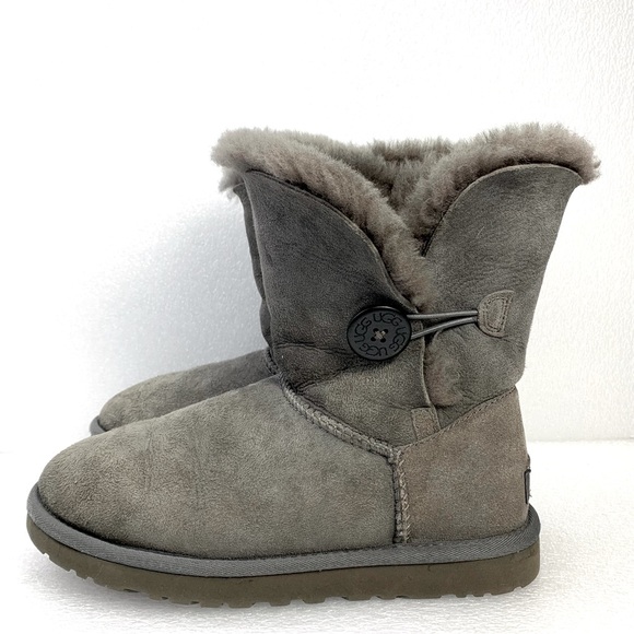 UGG Bailey Button Suede Sheepskin Short Boot - Women's 6 - Picture 7 of 11